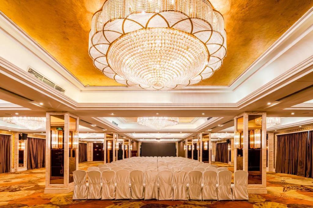 Chengdu Rising Butterfly Hotel Extérieur photo