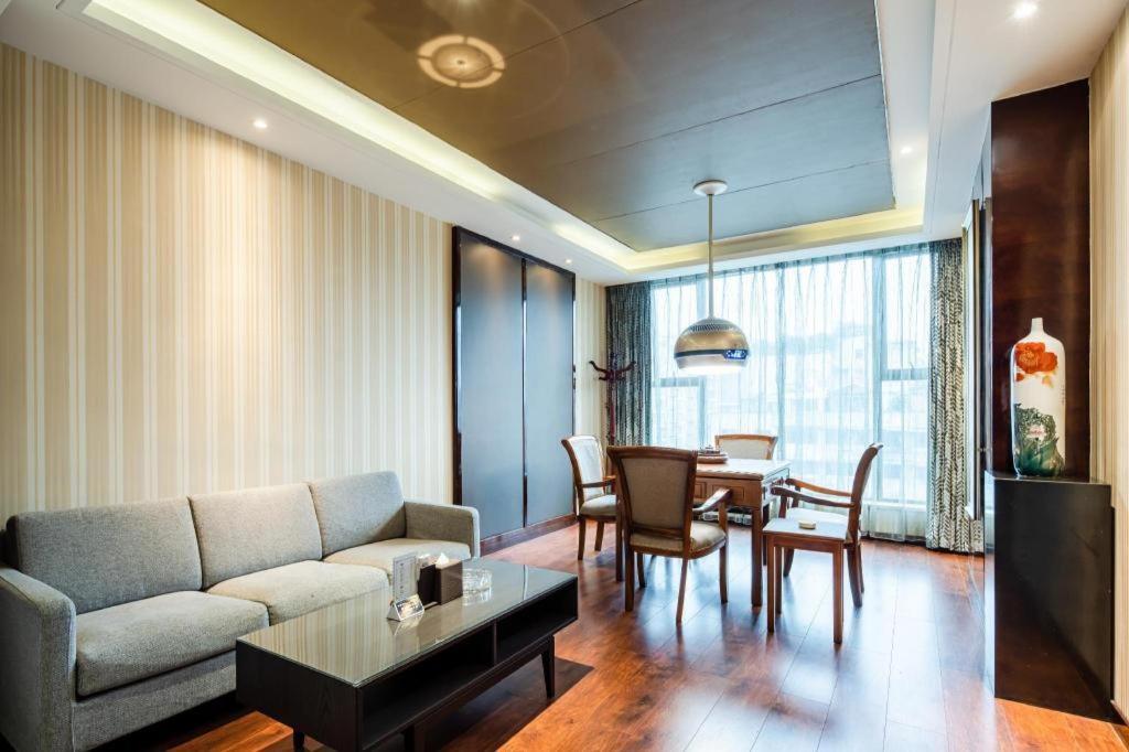 Chengdu Rising Butterfly Hotel Extérieur photo