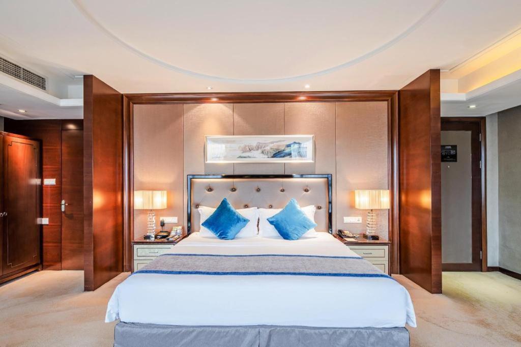 Chengdu Rising Butterfly Hotel Extérieur photo