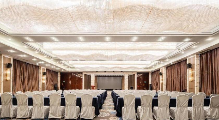 Chengdu Rising Butterfly Hotel Extérieur photo